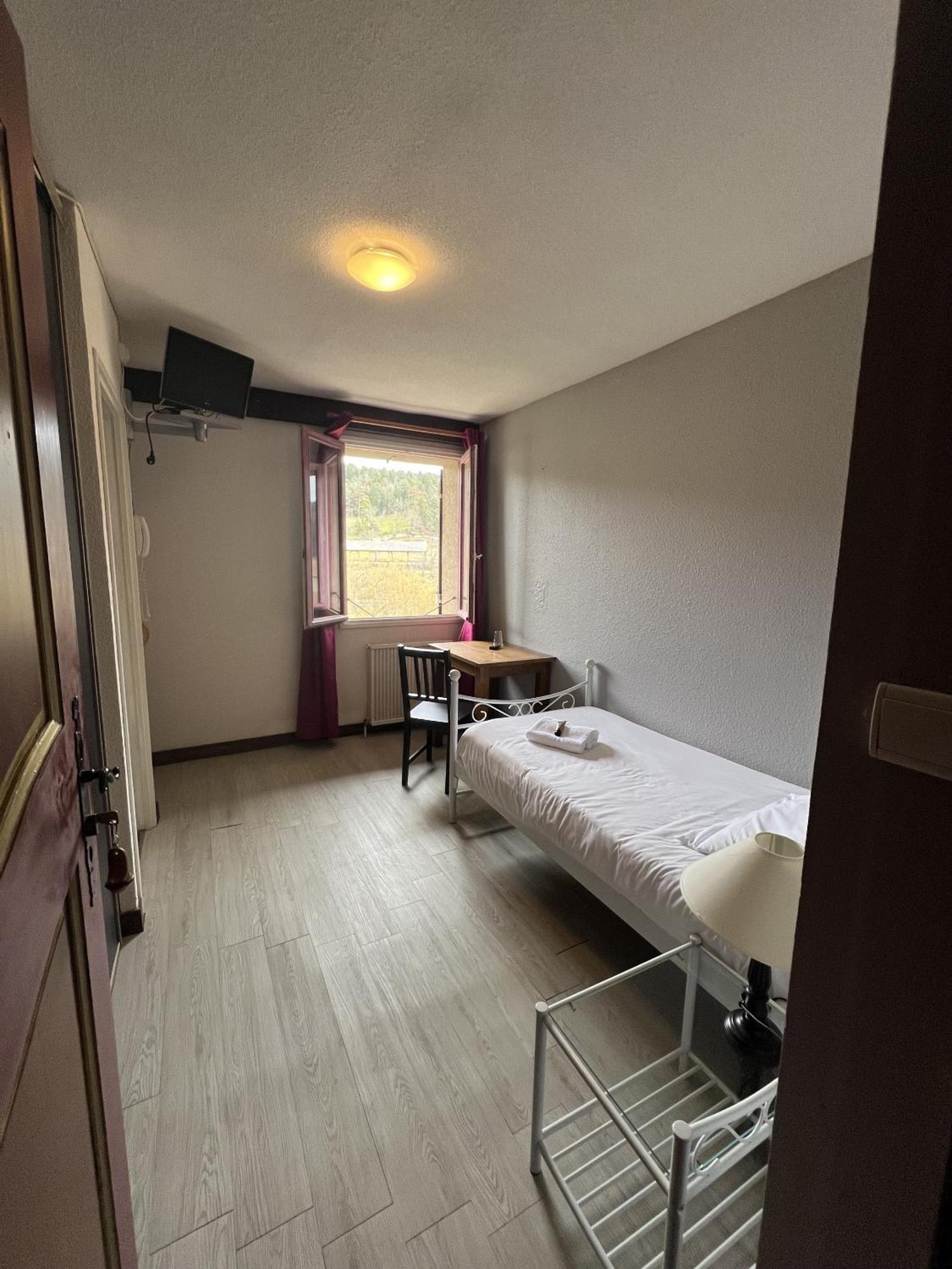 Domaine Le Prieure Hotel Chaumont-le-Bourg Szoba fotó